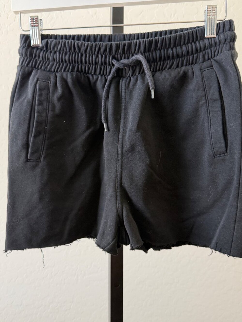 MEN's H&M Black Sweat shorts sz S B926